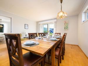 Fotografie z fotogalerie ubytování Chalet Seievika by Interhome v destinaci Brekke