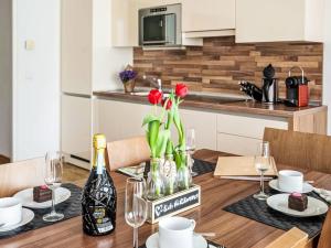 Kuchyňa alebo kuchynka v ubytovaní Apartment Emma-1 by Interhome + 19 fotografií
