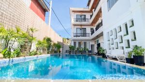 The swimming pool at or close to The Center Point