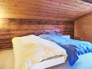 Postel nebo postele na pokoji v ubytování Apartment Zumoberhaus by Interhome