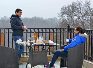 Balcone o terrazza di Golden Tulip Srinagar