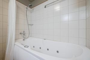 Koupelna v ubytování Grand Hotel Viljandi