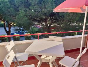 Μπαλκόνι ή βεράντα στο ISA-Studio 3 beds with common swimming-pool in Marina di Bibbona