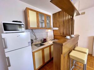 Kuchnia lub aneks kuchenny w obiekcie Apartments Brebric