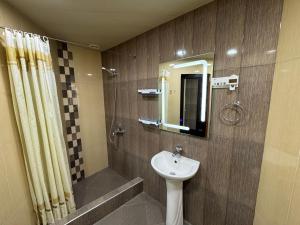 Ένα μπάνιο στο Apartments on Paronyan 15 +20 φωτογραφίες