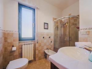 Koupelna v ubytování Holiday Home Casa Imma by Interhome + 35 fotografií