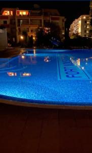 Swimmingpoolen hos eller tæt på Sunny Fort apartments Sanny Beach Parking Free + 49 billeder