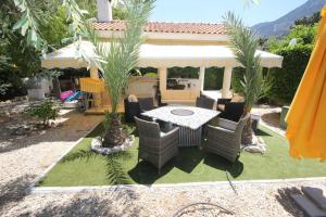 En generel udsigt til bjerge eller udsigt til bjerge taget fra villaen