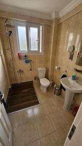 Et badeværelse på Villa with fabulous Barbeque House