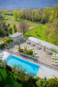 Bazén v ubytování Hotel Nessi Locarno nebo v jeho okolí