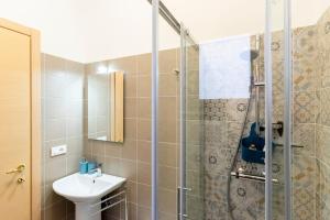 Ένα μπάνιο στο B&B A casa di nonna Elisa +20 φωτογραφίες