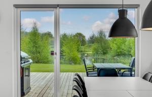 Φωτογραφία από το άλμπουμ του Gorgeous Home In Glesborg With Kitchen σε Glesborg