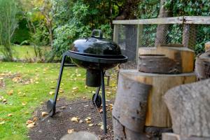 Attrezzature per barbecue disponibili per gli ospiti della stanza in casa privata