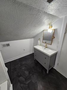 Gallery image of Chic Studio Retreat in the Heart of Lafayette in Lafayette +8 photos