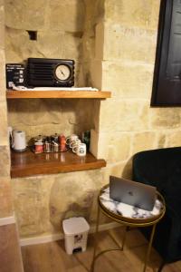 Dapur atau dapur kecil di Grand Arcanum Apartment 2 - Comfortable and Elegant