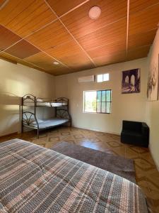 Ένα ή περισσότερα κρεβάτια σε δωμάτιο στο Charlotte House