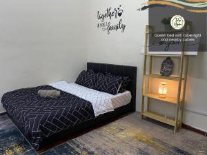 Postel nebo postele na pokoji v ubytování Tulip Hijau Homestay - Bukit Beruntung - 4Bedrooms