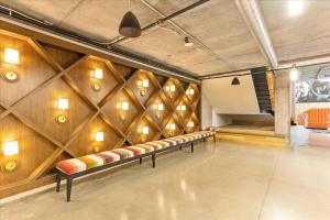 Posezení v ubytování Luxury Building - DT SLC - Heated Pool - Parking