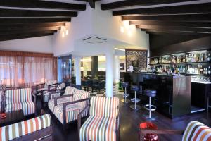 Lounge nebo bar v ubytování Hotel La Torretta