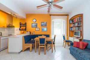 Kuchyň nebo kuchyňský kout v ubytování Apartment Sea Stone