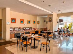 Restaurace v ubytování Balaju Hotel & Suites