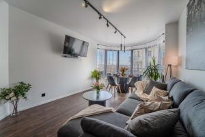 Fotografia z galérie ubytovania New Large Modern Apartment - City Center - 60m2 - Lift - Parking vo Vroclavi