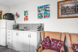 Gallery image of The Bach at Old Broadway - Waikuku Beach Retreat in Waikuku Beach