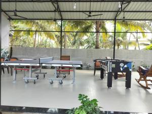 Patio o area all'aperto di Parisa beach resort Tarkarli Bhogwe