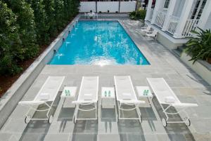 A view of the pool at Melrose Mansion Suites or nearby