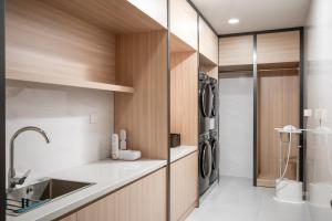 Qinglian Jinghe Hotel Wuhan Zoo International Expo Center Branch的一间浴室