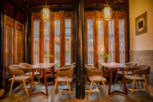 Ruang duduk di Pingyao Grand Theater Guild Hall East Garden
