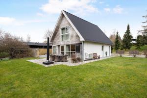 Zahrada ubytování Cozy Holiday Home By Begtrup Bay