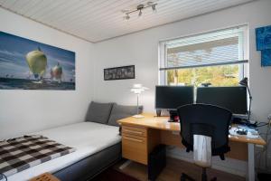 Ένα ή περισσότερα κρεβάτια σε δωμάτιο στο Lovely Villa For 6 People In Ebeltoft