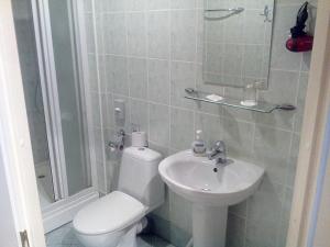 Koupelna v ubytování Central Hotel