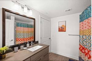 Baðherbergi á Luxury SLC Apt with Stunning Views
