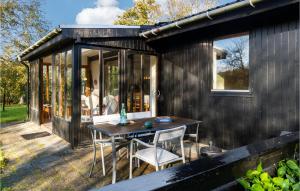Zahrada ubytování Pet Friendly Home In Fanø With Wifi
