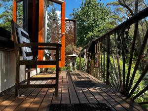Κήπος έξω από το Blue Mountains Studio Retreat, Lyrebird Creek, pet friendly