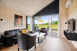 Χώρος καθιστικού στο Modern, Bright, Inviting And Very Nice Holiday House By Gjerrild Nordstrand