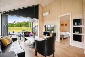 Χώρος καθιστικού στο Modern, Bright, Inviting And Very Nice Holiday House By Gjerrild Nordstrand