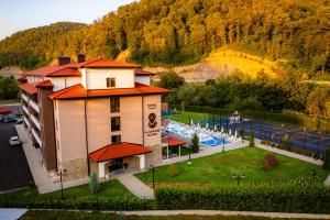 an aerial view of a hotel and a tennis court at Hotel Sveti Vasilii Veliki in Gabrovo