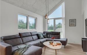 Χώρος καθιστικού στο Gorgeous Home In Blokhus With Jacuzzi