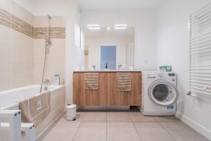 Afbeelding uit fotogalerij van Le Van Gogh - Bel appt pour 5 à Blagnac in Blagnac