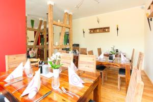 Imagen de la galería de Restaurant & Pension Eshramo, en Barth 35 fotos más