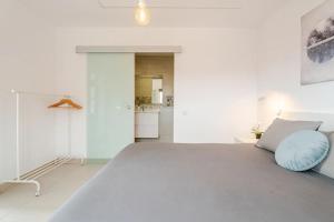 Postel nebo postele na pokoji v ubytování Casa Leo, rural house with garden, Adeje, Menores