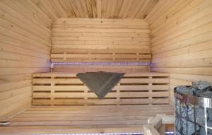 Φωτογραφία από το άλμπουμ του Gorgeous Home In Hadsund With Sauna σε Øster Hurup +25 φωτογραφίες