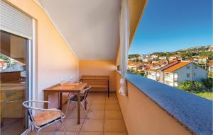Balkón nebo terasa v ubytování 1 Bedroom Lovely Apartment In Palit