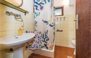Ein Badezimmer in der Unterkunft Four-Bedroom Holiday Home In Zaboric