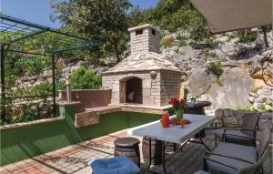 Bazén v ubytovaní Two-Bedroom Holiday Home In Stasevica alebo v jeho blízkosti + 28 fotografií