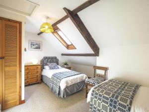 Postel nebo postele na pokoji v ubytování Llantood Farm Cottage, Cardigan