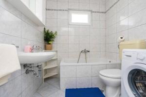 Ein Badezimmer in der Unterkunft Apartment Andjelko G